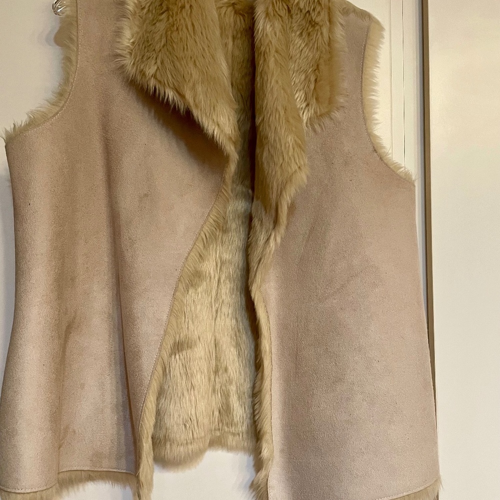 Faux Fur and suede reversible vest size large